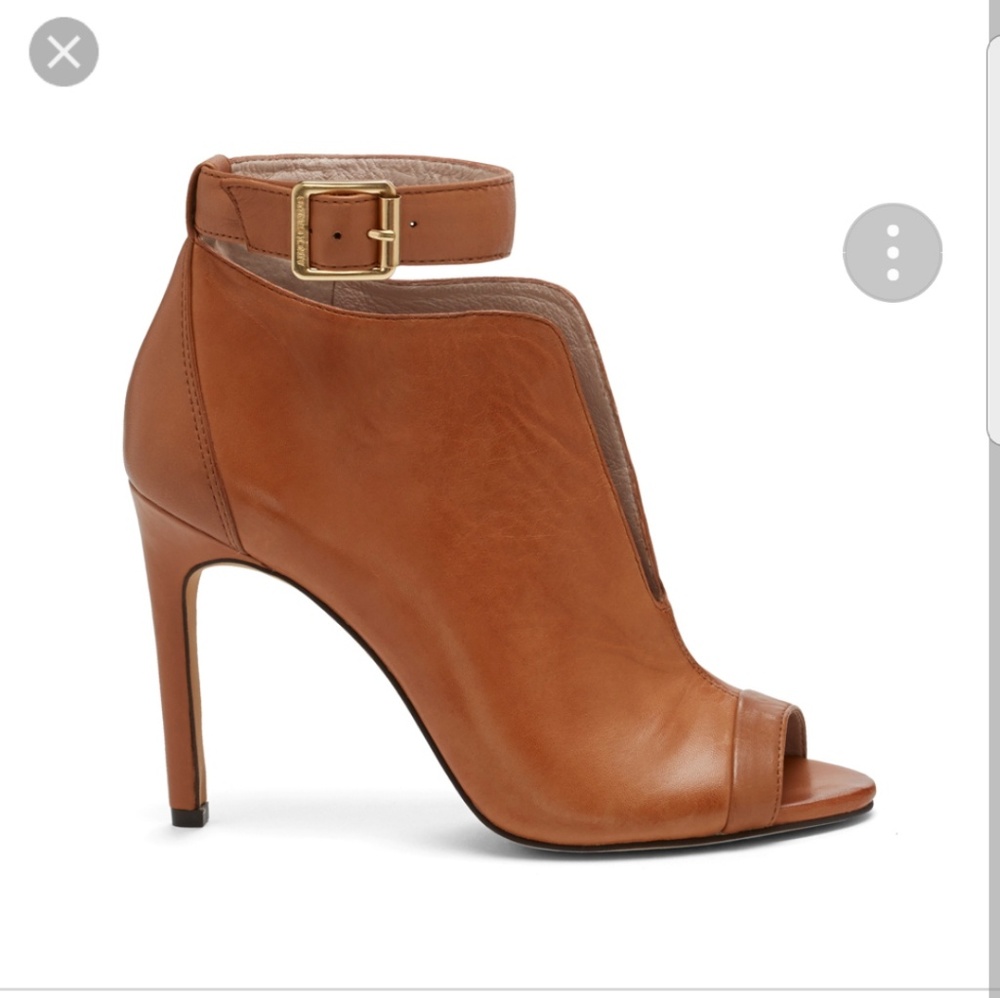 VINCE CAMUTO KALISI SHOE